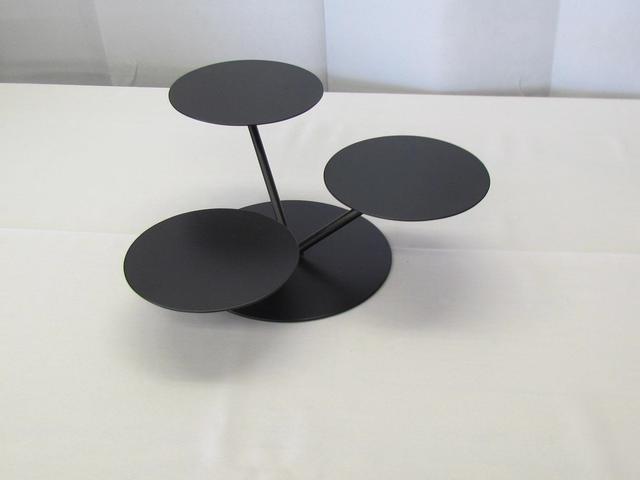 Lily Pad 3 Tier Centerpiece White Or Black - Table Top Accessories