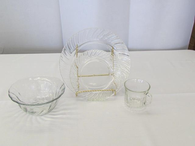 Clear Glass With Swirl Edge Salad/Dessert Plate 7” - China